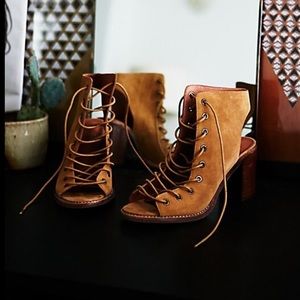 Jeffrey Campbell Minimal Lace Up Heel